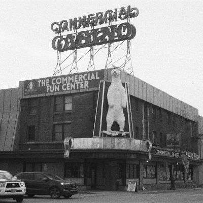 commercial casino — Kodak Tri-X 400, minolta hi-matic 7s